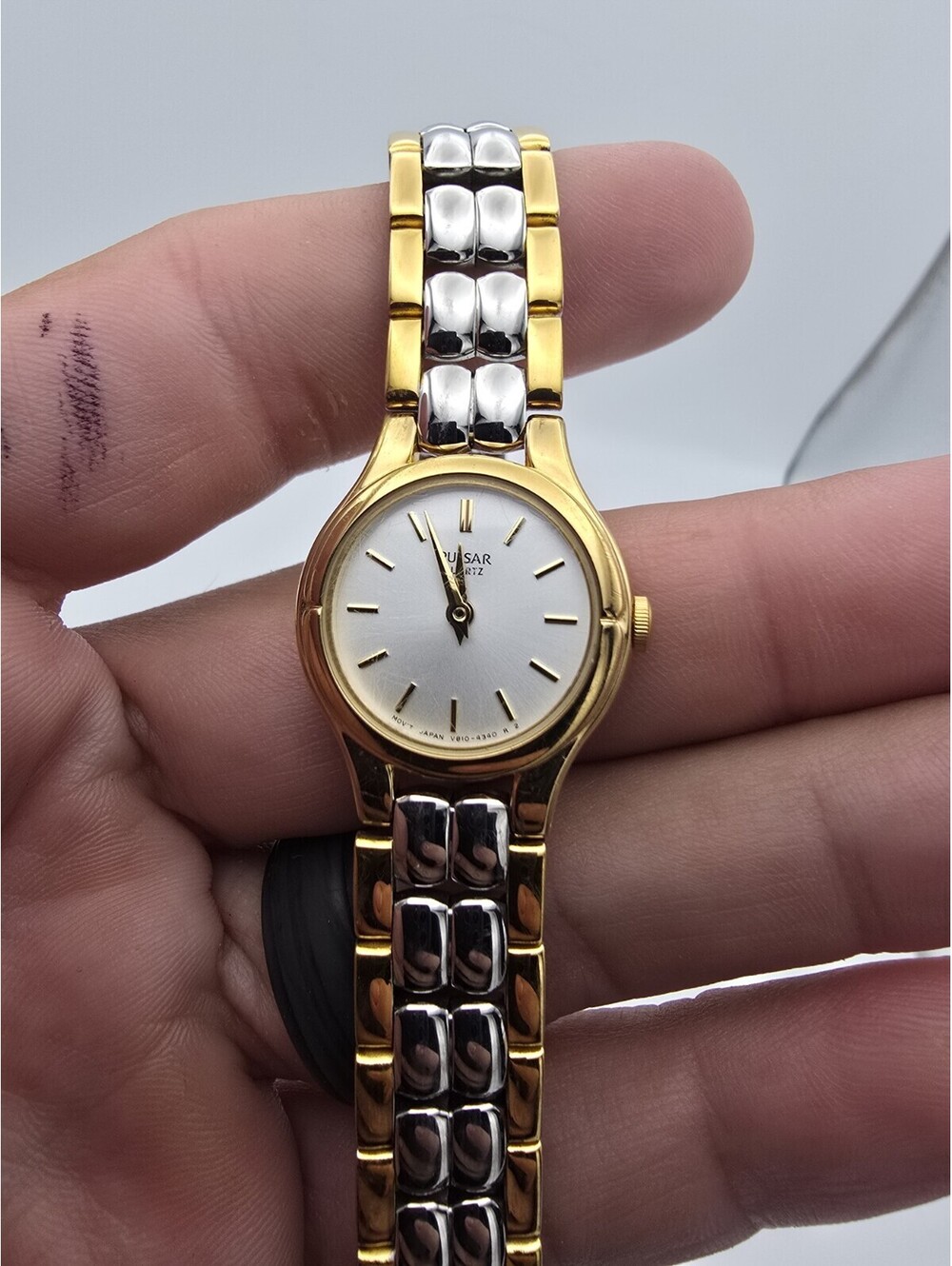 Pulsar Women’s Watch V810-4340 Gold/Silver Tone